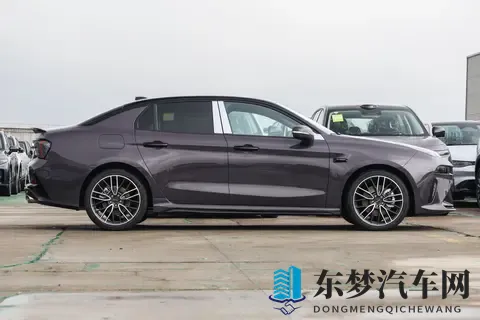 10-15万选燃油车?别再纠结了!看看第三代领克03购车享福利-3