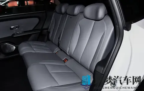 长安启源A06：15万级别纯电车型，续航持久 ，配置丰富-2