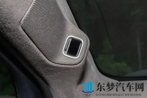 30 万级六边形战士！腾势 N8L 大六座 + 1300 续航，家庭出行闭眼冲～