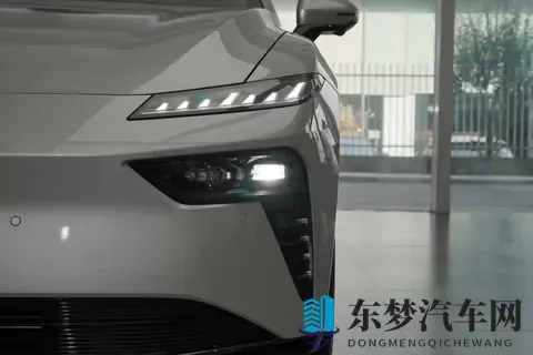 体验eπ007+：37秒破百+激光雷达，这回15万级轿车卷到头了？-3