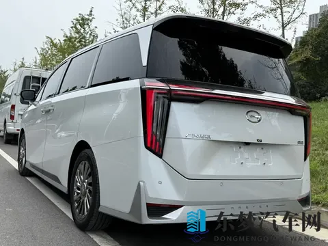 20万拿下国产旗舰MPV，17万公里准新传祺M8！