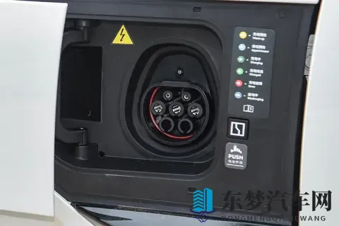 11月权益再加码！伊姆斯躺椅+母婴级座舱，极氪009值得买吗？-3