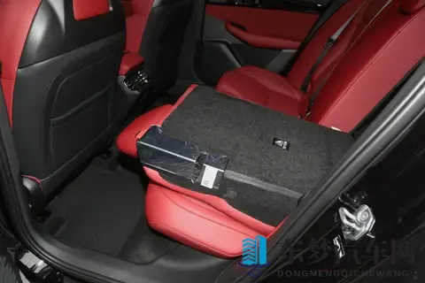 领克03 2026款 20TD AT Ultra：紧凑型燃油轿车市场中的均衡之选