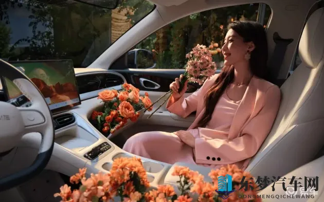 成人影视AV：跨界奇遇：影视巨头联手汽车，打造全新体验-2