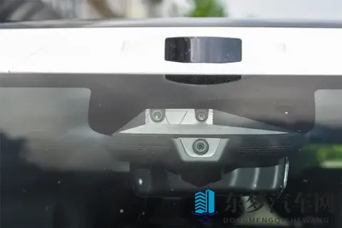 11月权益再加码！伊姆斯躺椅+母婴级座舱，极氪009值得买吗？-1