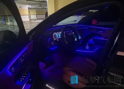 奔驰价格“大跳水”!E级降幅达到1298万,一个月卖出13103台-3