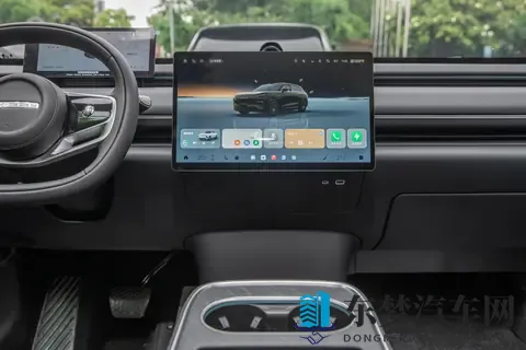 开2025款星纪元ET纯电Ultra四驱，女司机也可以在都市里“撒欢”