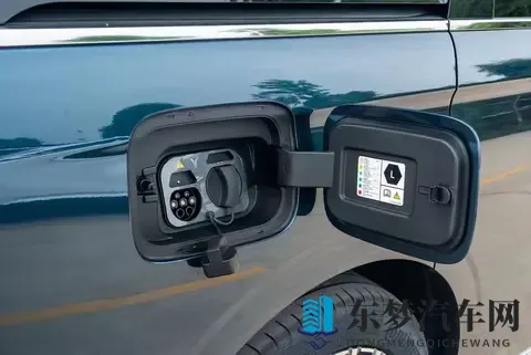 1411km续航+ADS 40，26款岚图梦想家太懂出行需求