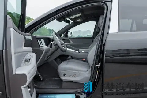 一车搞定三代出行？腾势 N8L DM 核心卖点全拆解-2