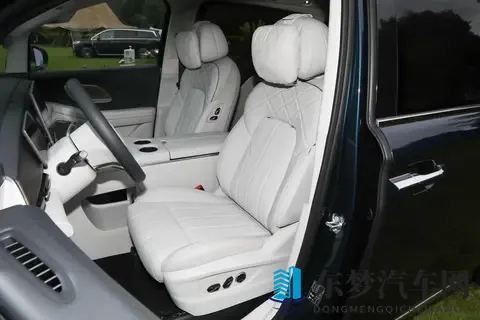 试驾26款岚图梦想家：鸿蒙座舱5+乾崑ADS 4+5C超充，实力如何？-3