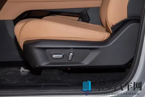 7座MPV选购难题？五菱星光730，好开又好坐，家用选它真香！-1