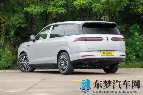 大六座SUV，39秒破百，续航1300km，腾势N8L适合家用-1