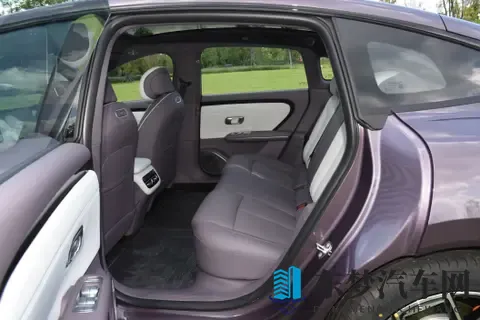 小鹏MONA M03风头正盛，长安启源A06凭何“截胡”？-1