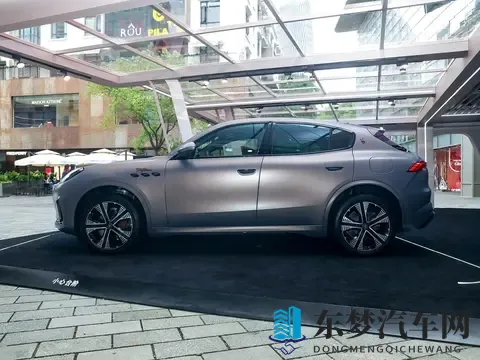 玛莎拉蒂豁出去了！从8988万跌至3588万，小米YU7危险了？-1