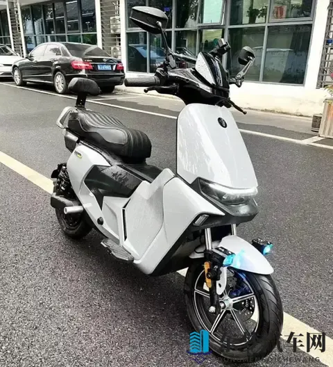 16寸的轮胎性能更强，为什么电动车却大多数用14寸的？为了省钱吗-2