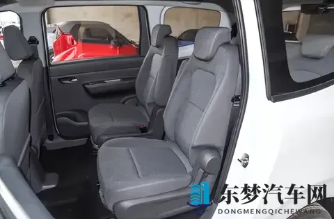 一文看懂新宏光！300公里续航对比81千瓦动力，2850mm轴距空间大-3