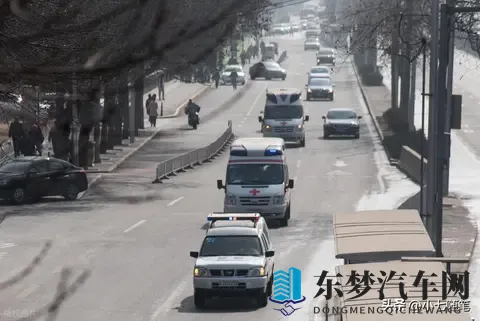 应急车道换胎扣12分?老司机都踩过的坑,说清楚合法操作边界-2