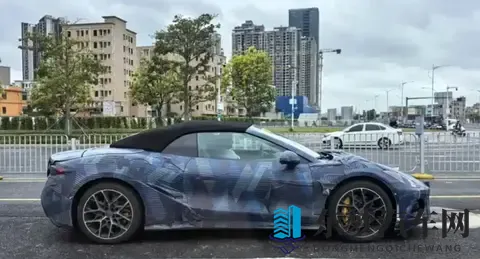 腾势Z敞篷版曝光：软顶设计＋32秒破百