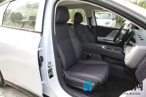 风云A9L光辉（四驱）上市，超级置换抢购1719万元起-1