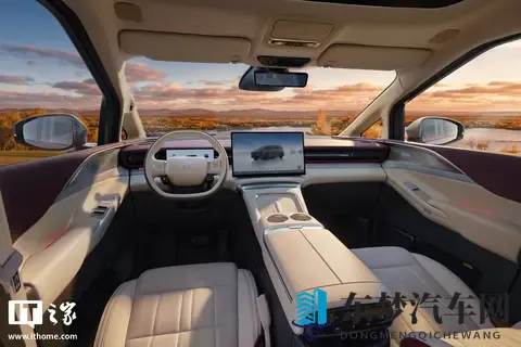 小鹏 X9 超级增程车型全球首发「三排电动三折叠」-2