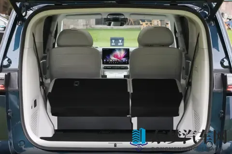 想买MPV被26款岚图梦想家吸引，这些细节，让家庭出行更舒心-1