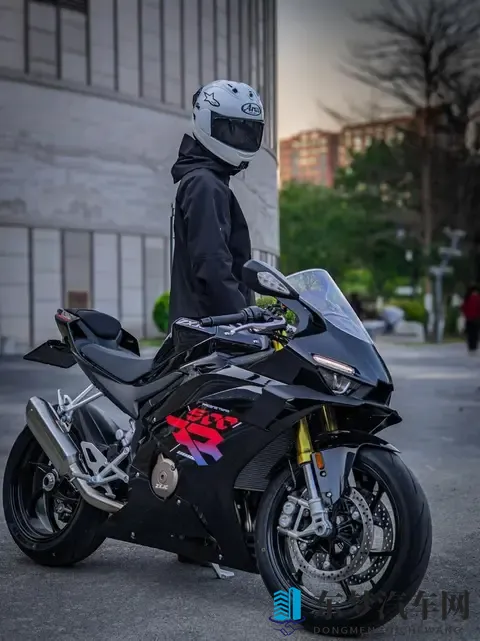 从工程师到品牌IP，张雪机车逆袭成国产摩托新变量-2