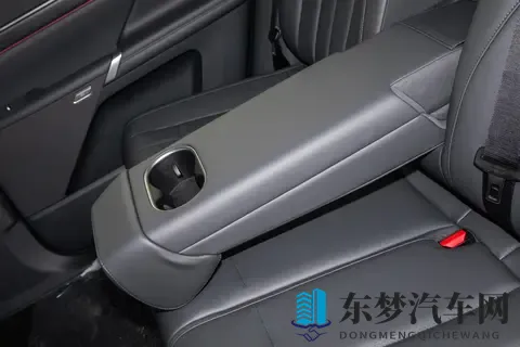 东风奕派eπ0082026款五座版,冰箱彩电+超级大五座,家用真香-3