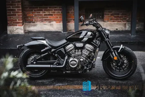 男生和女生一起拆拆很痛：汽车维修挑战大揭秘：技能与心理素质的考验