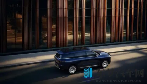 肌肉 壮汉 榨 浓 喷：力壮男儿榨汁喷雾瞬间-2