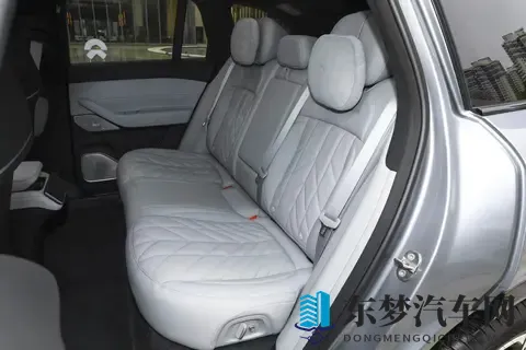 2025款蔚来ES6：标配空悬+CDC，续航900KM，打造全能型选手-2