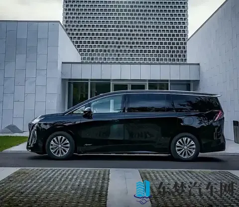 8块屏+高通8775！别克至境世家11月亮相，632km续航卷哭腾势D9？-2