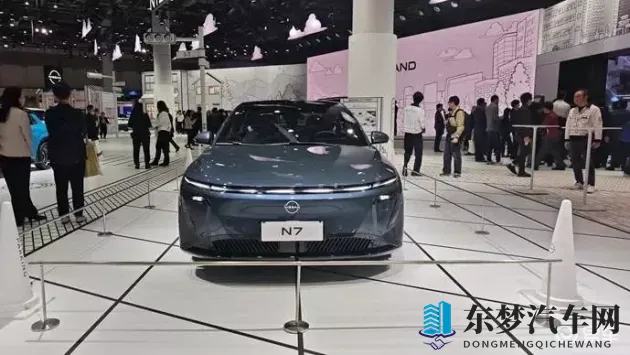 yw.193.爆乳尤物.ccm：速度激情碰撞，汽车界尤物驾临-1