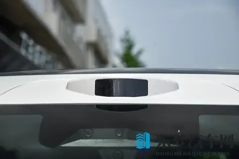 限时享10000元置换金，车长5217mm，配齐冰箱沙发大彩电，极氪009-1