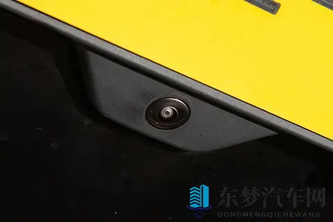 大六座SUV，39秒破百，续航1300km，腾势N8L适合家用-2