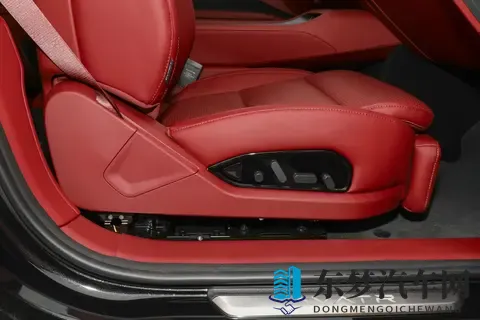 阿维塔12四激光版试驾体验：30万级豪华轿车的实用之选-3