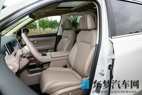 又一中型插混SUV加入价格战，续航230公里+四驱+大饼轮毂-3