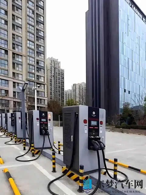 济南明确新能源汽车收费规范：充电服务费与电费外不得加收停车费-1