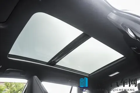 趴在妈妈身上猛烈耸动：智能驾驶新突破，汽车安全舒适升级引关注-2