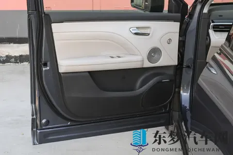 1268万起！这款增程SUV号称“亏电感终结者”，超省油+大空间-3