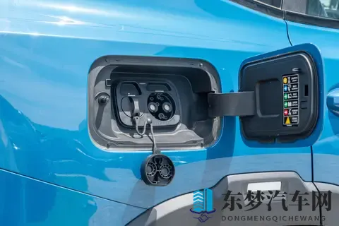 15万预算，既能通勤又能带娃玩乐？这款SUV可以看看！-2