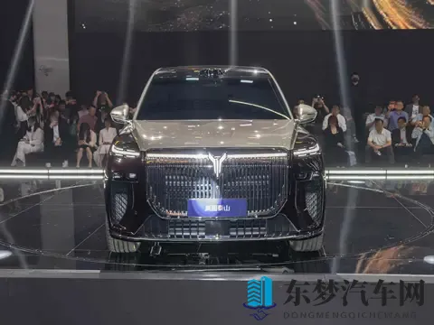 岚图泰山来了，华为系统上车，中产家庭要换车了-2