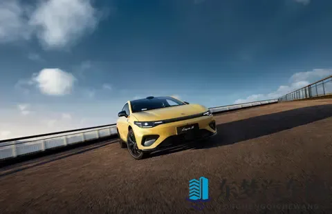 两款“平民轿跑”零跑Lafa5开启预售 深蓝L06将配第四代磁流变悬架-3