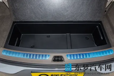 试驾 腾势N8L DM大六座SUV-2