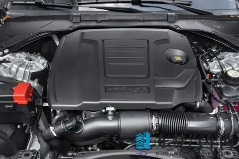 捷豹 XFL 选两驱还是四驱？选基础豪华还是全面升级？-2