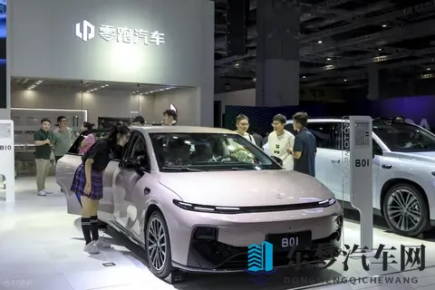 零跑Lafa5不再定义用户年龄，只要心态正确60、80、00后都是用户-1