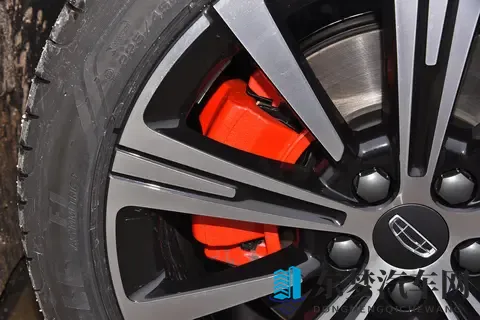 20T+8AT，还配256色氛围灯，吉利星瑞值得一看