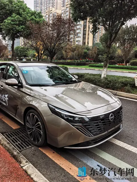 天籁换鸿蒙座舱实车曝光！ 20T加持还是熟悉的大沙发-2