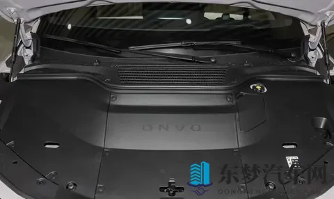 乐道L60 2025款740km长续航版，外观大气，内饰豪华