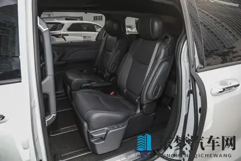 丰田赛那四驱双擎，三款车型如何选？-1