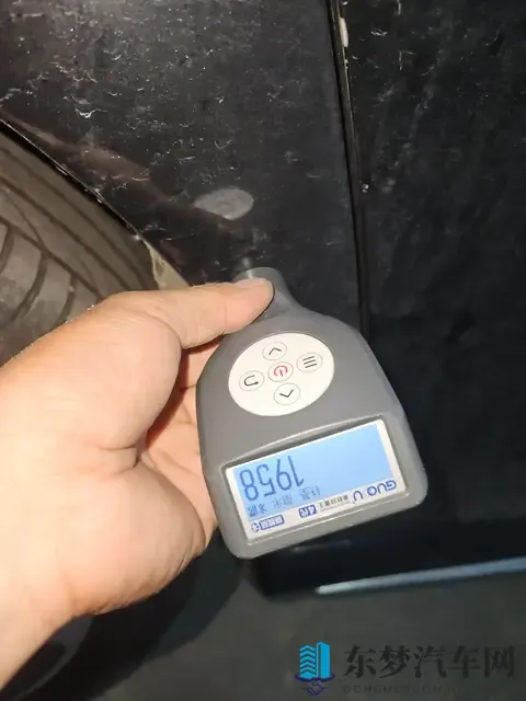 15万多拿下行政级座驾，18年一手奔驰E级香不香？-1